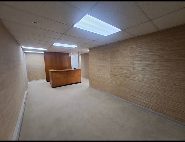 162M² OFFICE TO LET IN DUNKELD WEST